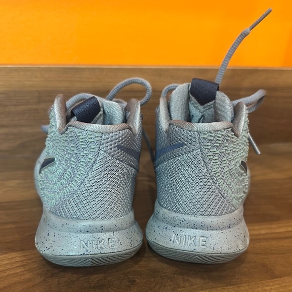 Nike Kids Gray High-Top Sneakers size 11 - Picture 2 of 5